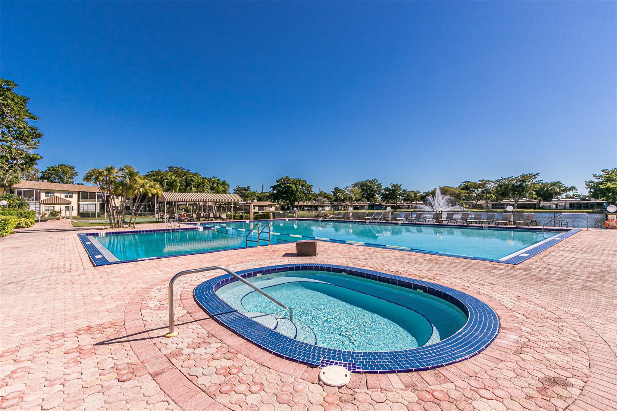 450 Briarwood Circle 2, Hollywood, FL 33024