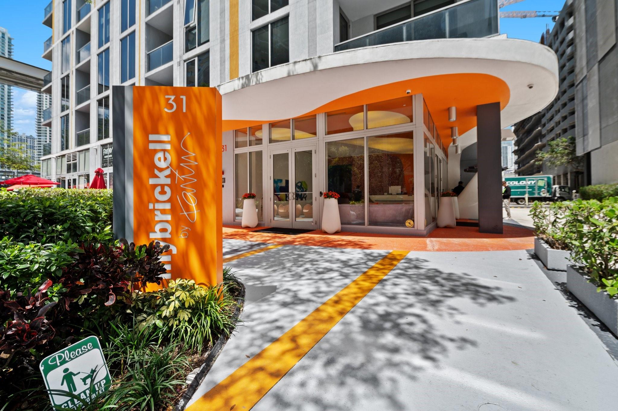 31 SE 6th Street 2002, Miami, FL 33131