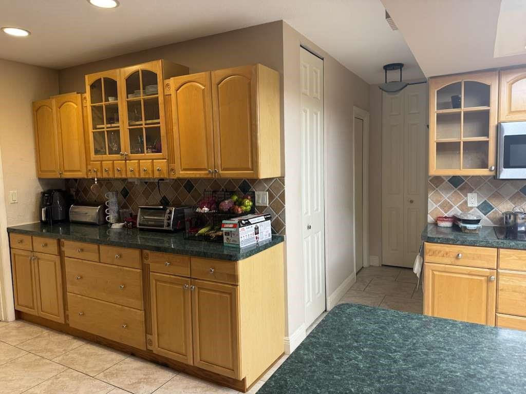 1726 NW 82nd Avenue, Coral Springs, FL 33071