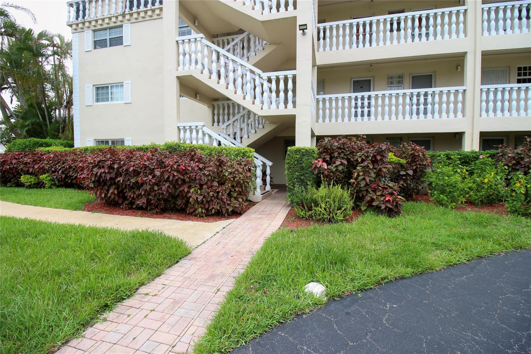 3475 Broken Woods Drive 101, Coral Springs, FL 33065