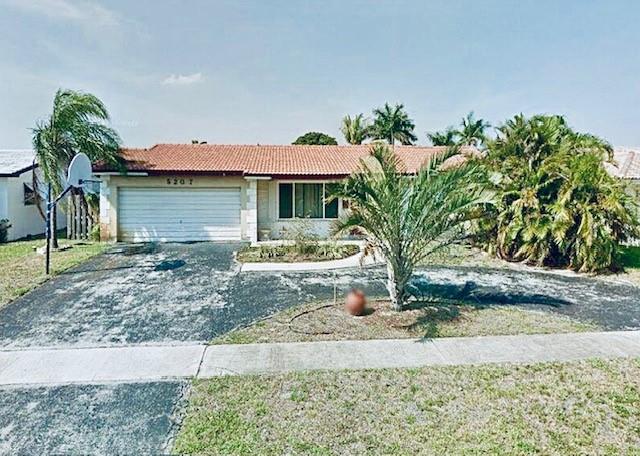 Photo for 5207 Roosevelt Street, Hollywood, FL 33021 - listing #FX-10535209 5207 Roosevelt Street, Hollywood, FL 33021
