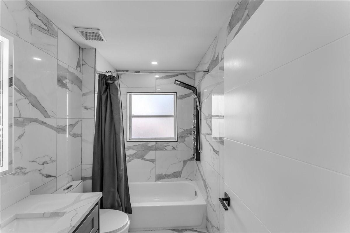 UPSTAIRS BATH ROOM #1