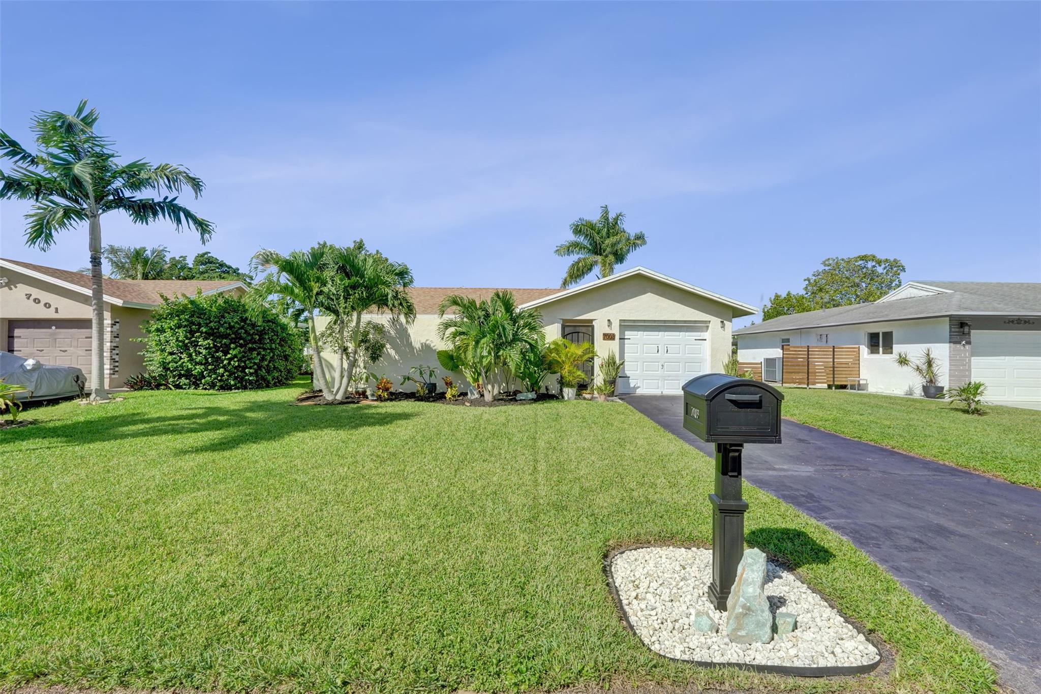 Photo for 7003 NW 95th Terrace, Tamarac, FL 33321 - listing #FX-10531806 7003 NW 95th Terrace, Tamarac, FL 33321
