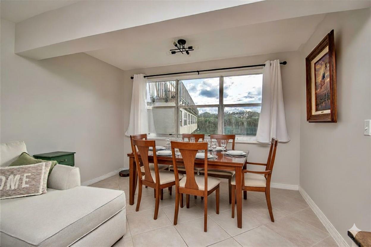 Virtually staged dining room