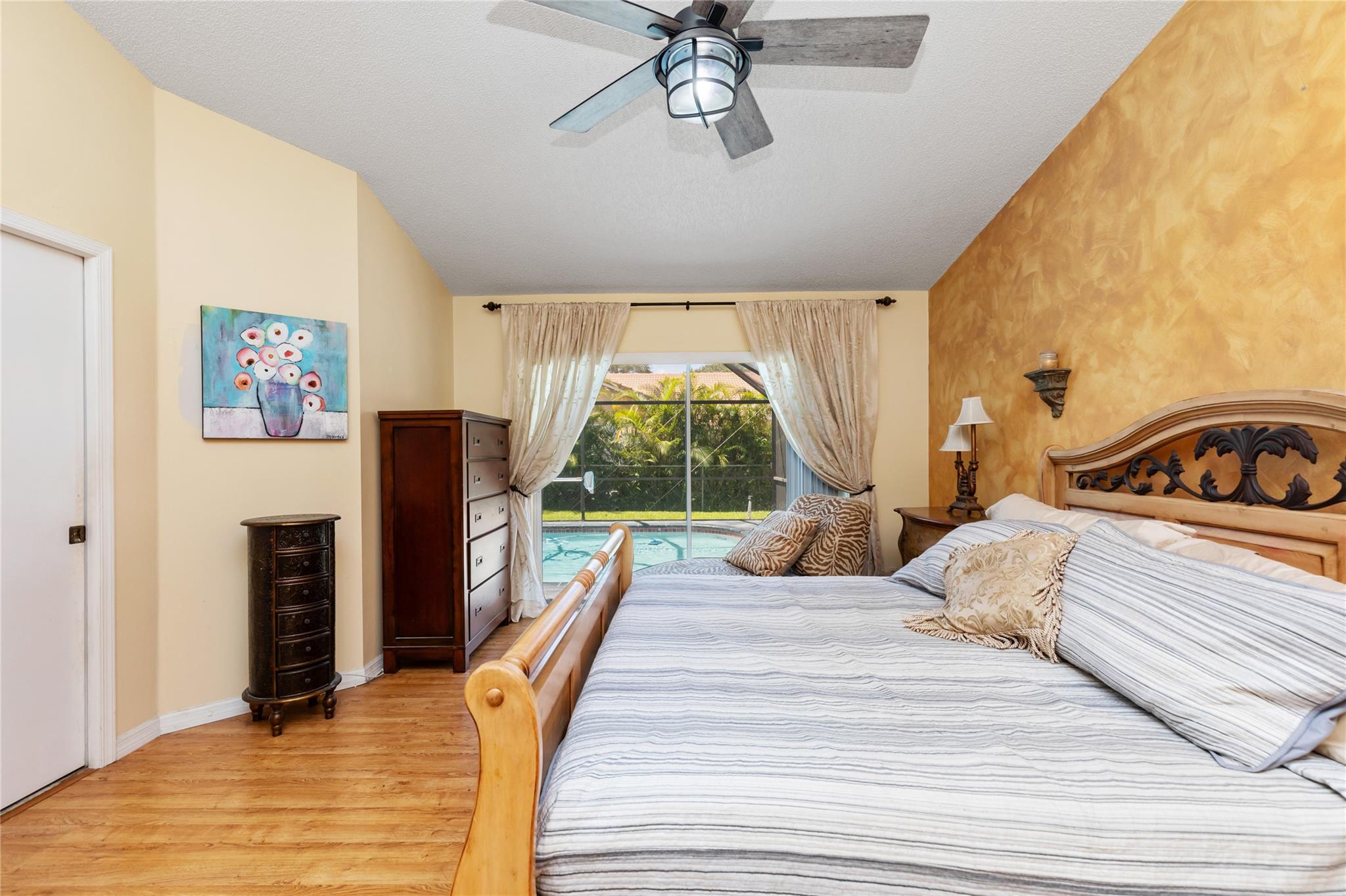 Oversized primary bedroom with walk in closet