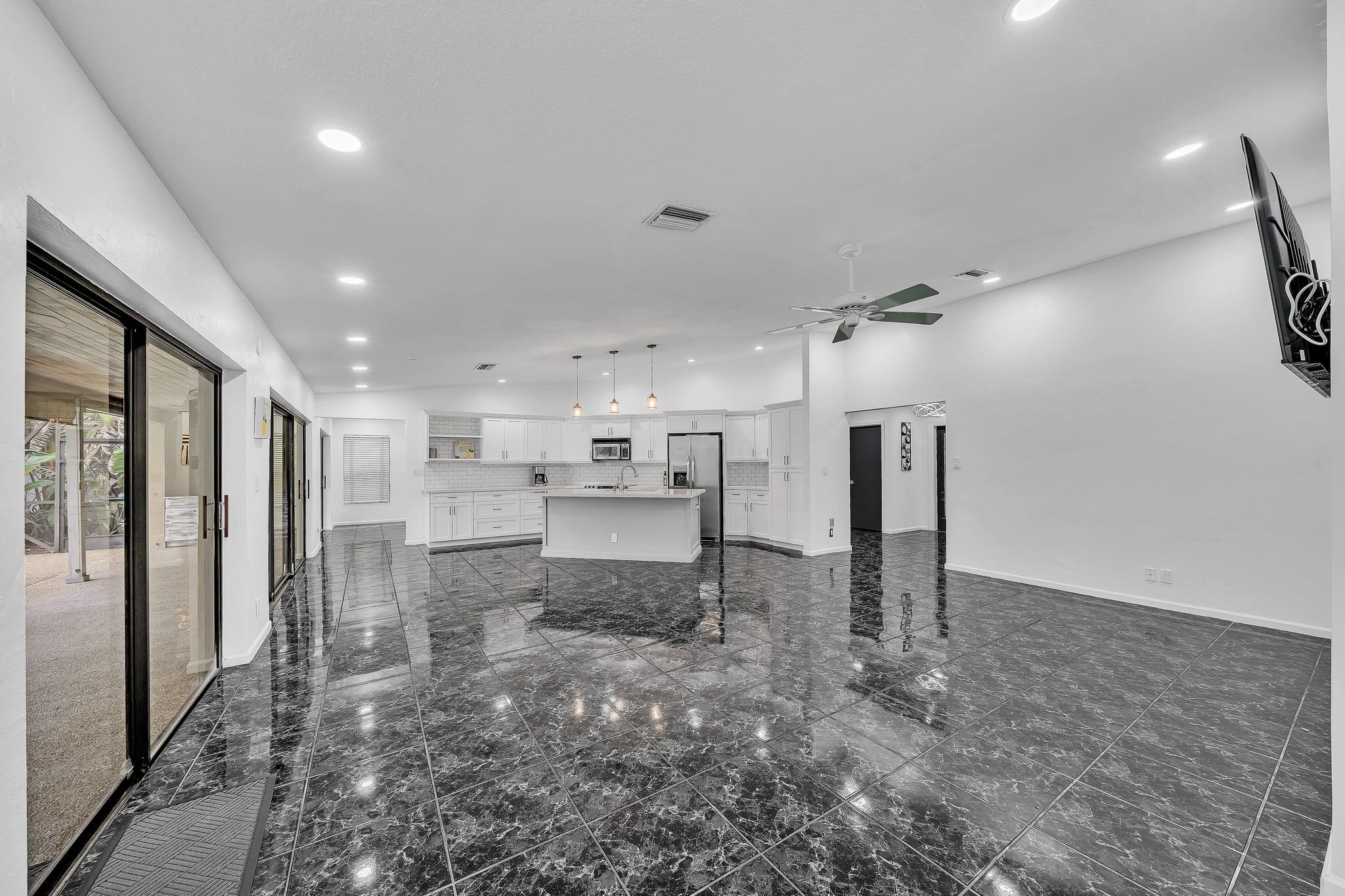 303 NW 105th Terrace, Coral Springs, FL 33071