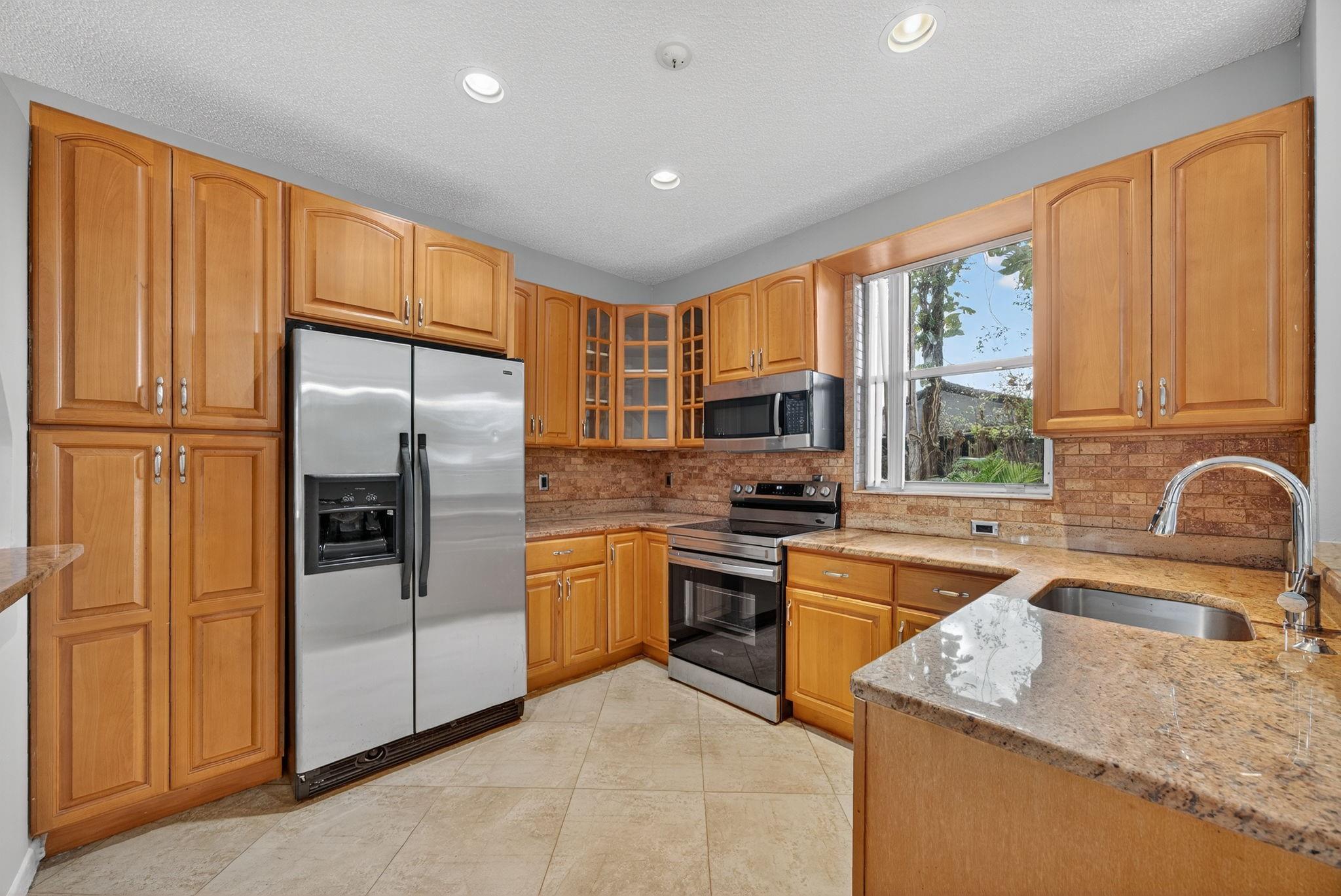 8743 NW 6th Court, Coral Springs, FL 33071