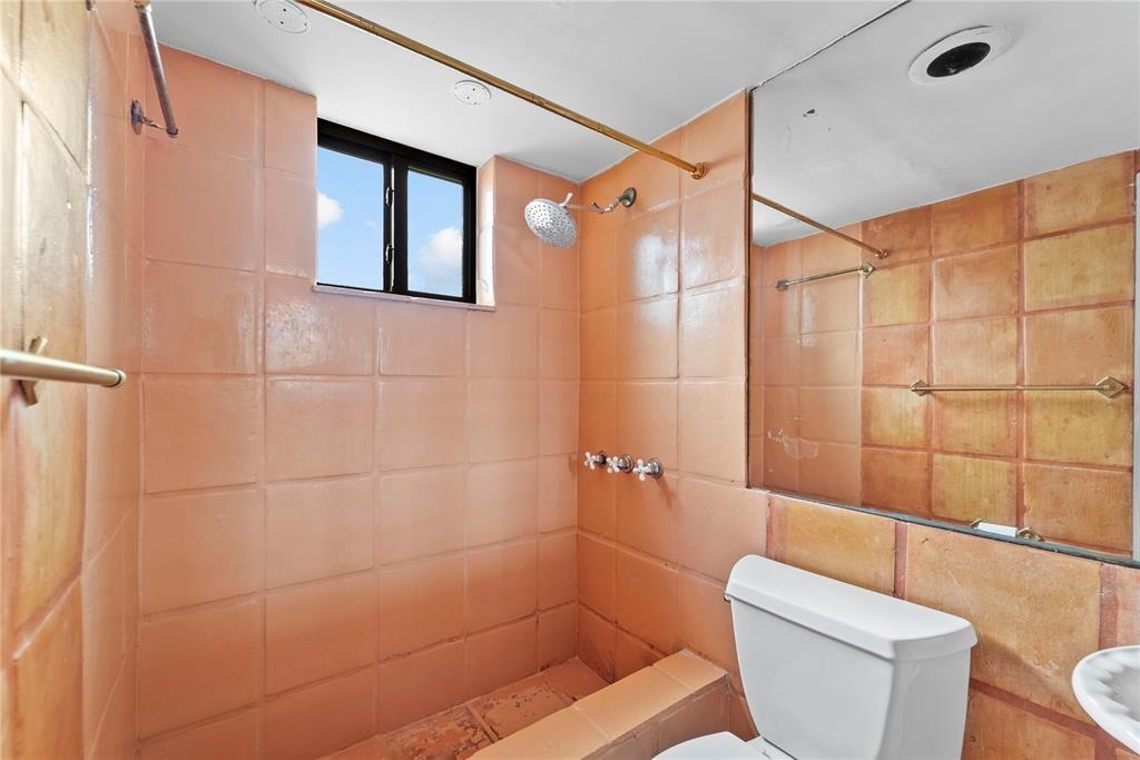 2924 Day Avenue N211, Miami, FL 33133