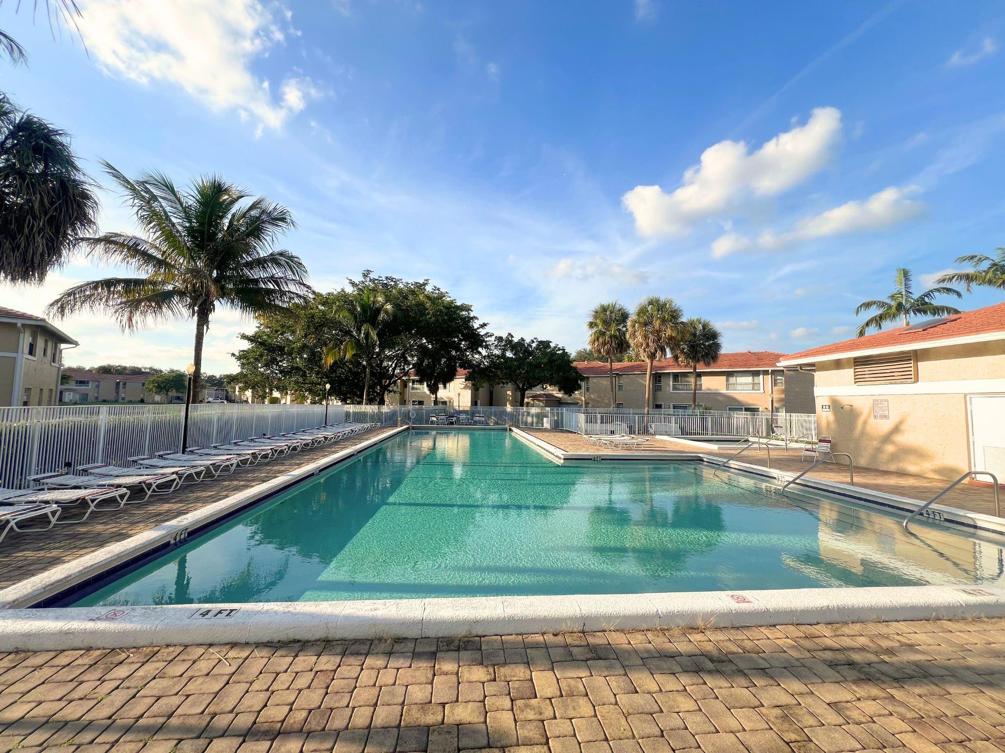 843 Twin Lakes Drive 30B, Coral Springs, FL 33071