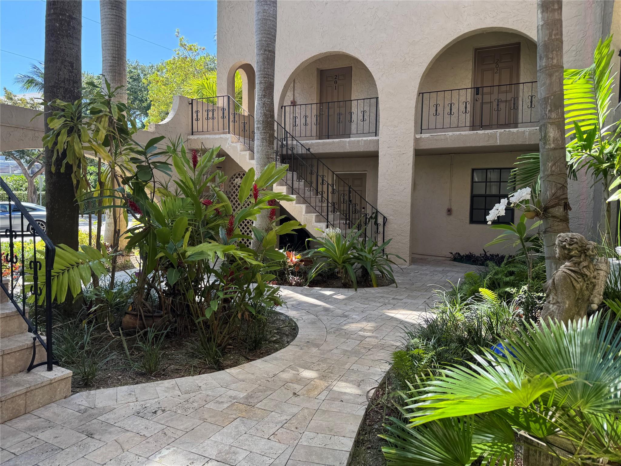 Photo for 815 NE 28th Street, 104, Wilton Manors, FL 33334 - Listing #FX-10492542 815 NE 28th Street, 104, Wilton Manors, FL 33334