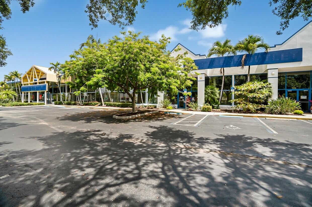 1605 W Oakland Park Boulevard, Oakland Park, FL 33311