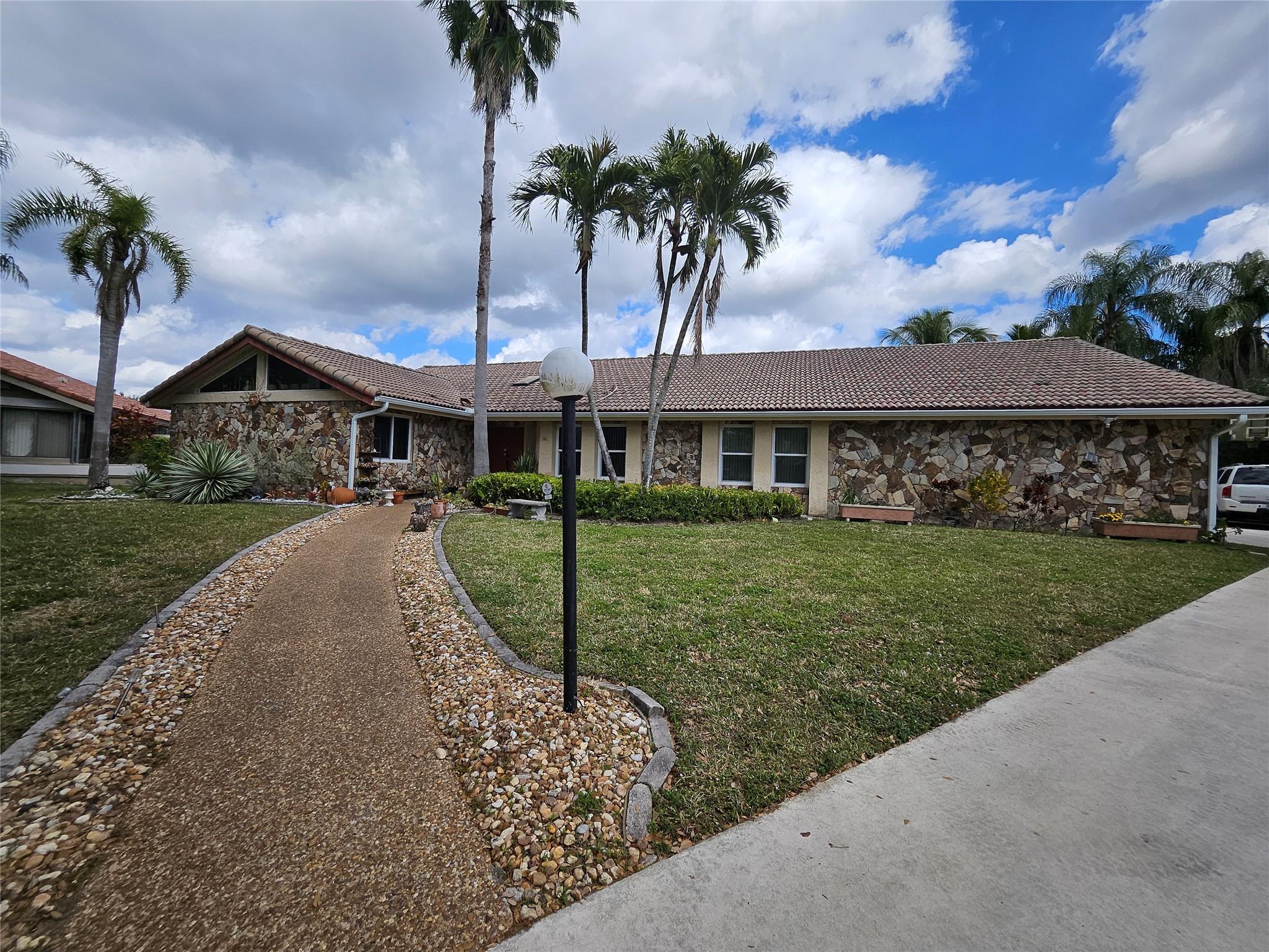 197 NW 113th Way, Coral Springs, FL 33071