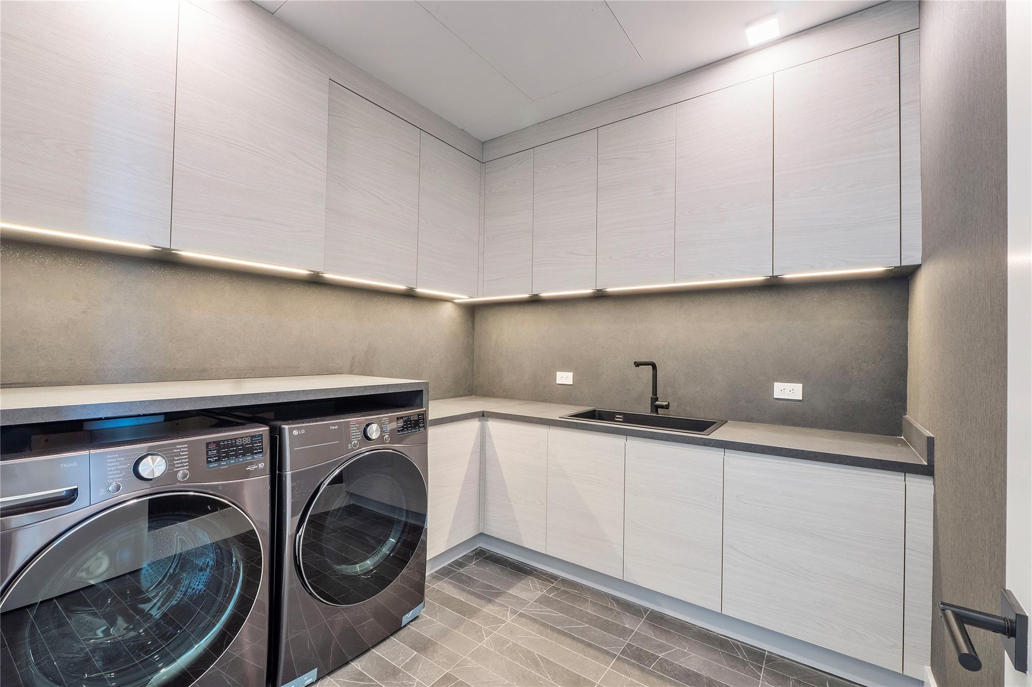 2880 NE 28th Street, Fort Lauderdale, FL 33306