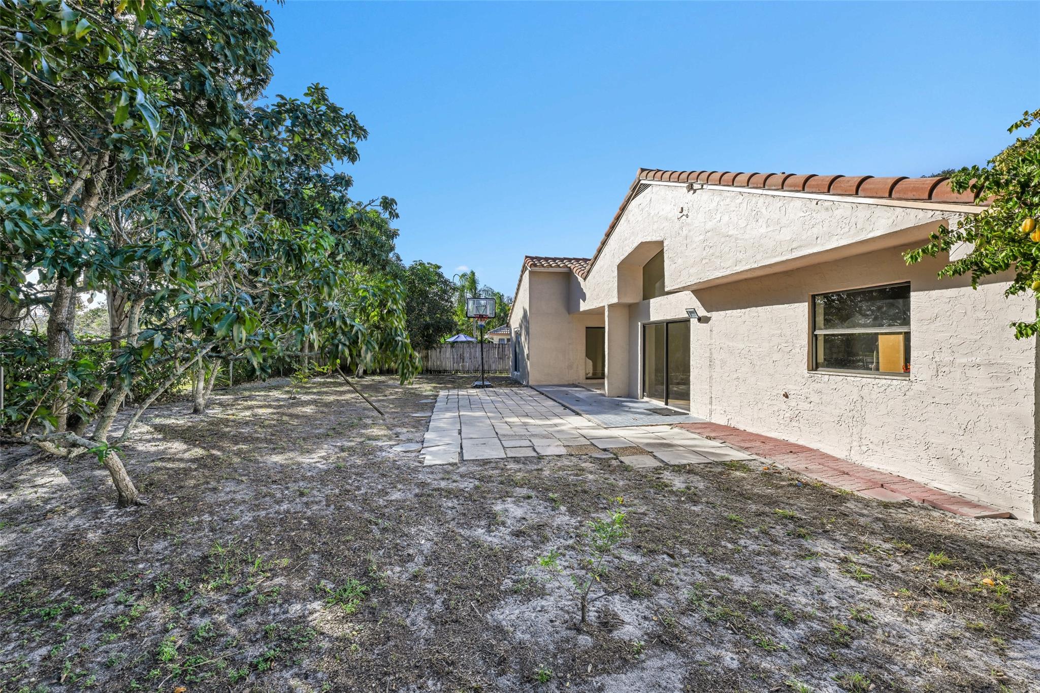 11136 NW 1st Place, Coral Springs, FL 33071