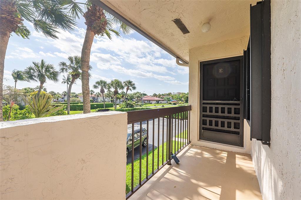 Photo for 8210 E Casa Del Lago, E, Boca Raton, FL 33433 - Listing #FX-10435946 8210 E Casa Del Lago, E, Boca Raton, FL 33433