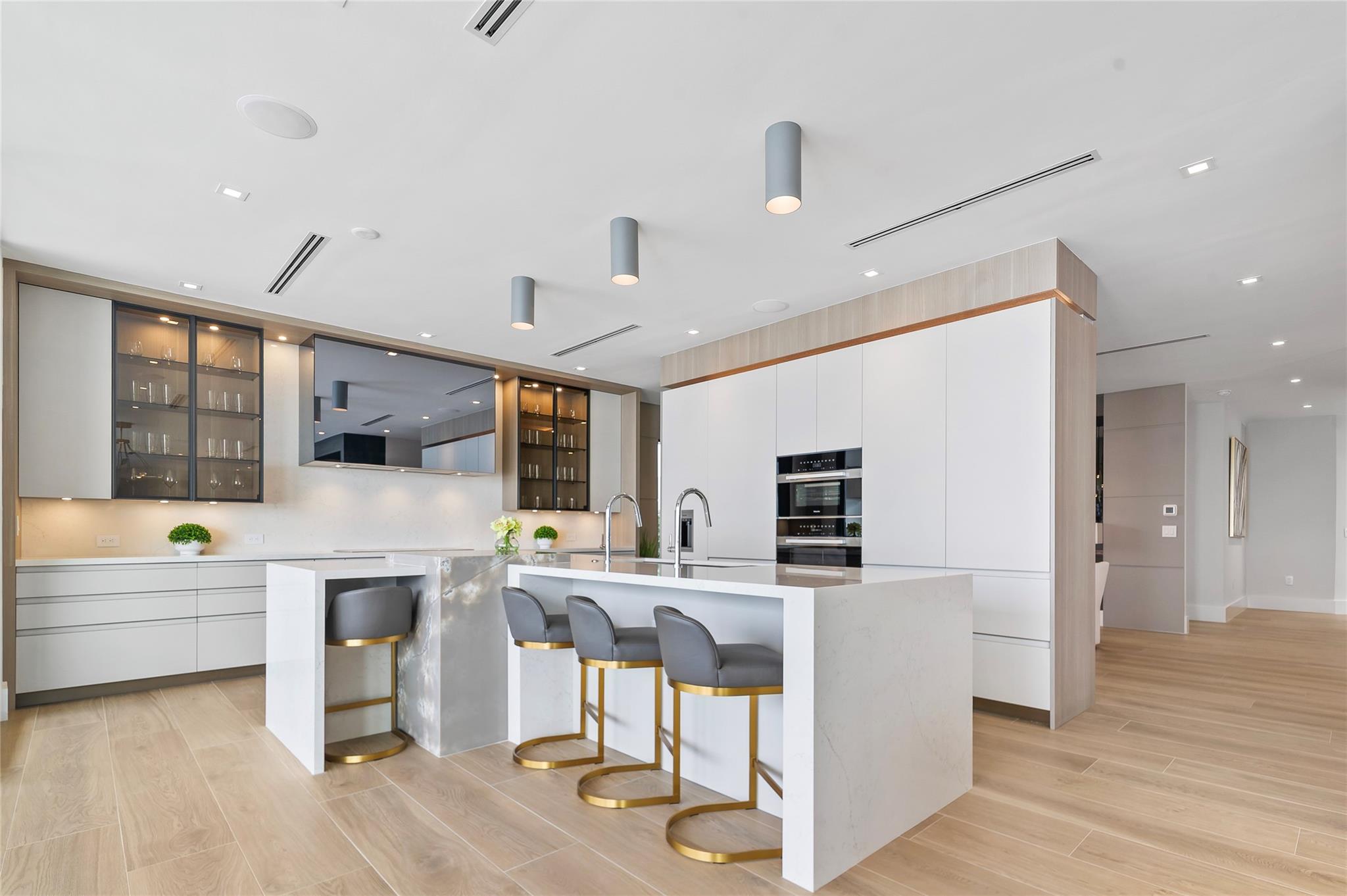 1957 Harbourview Drive, Fort Lauderdale, FL 33316