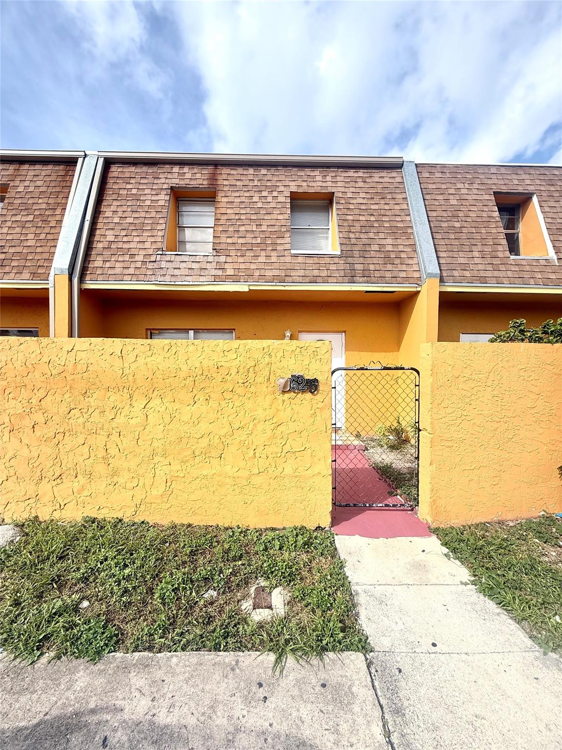 Photo for 2625 NW 60th Way, Sunrise, FL 33313 - listing #FX-10536269 2625 NW 60th Way, Sunrise, FL 33313