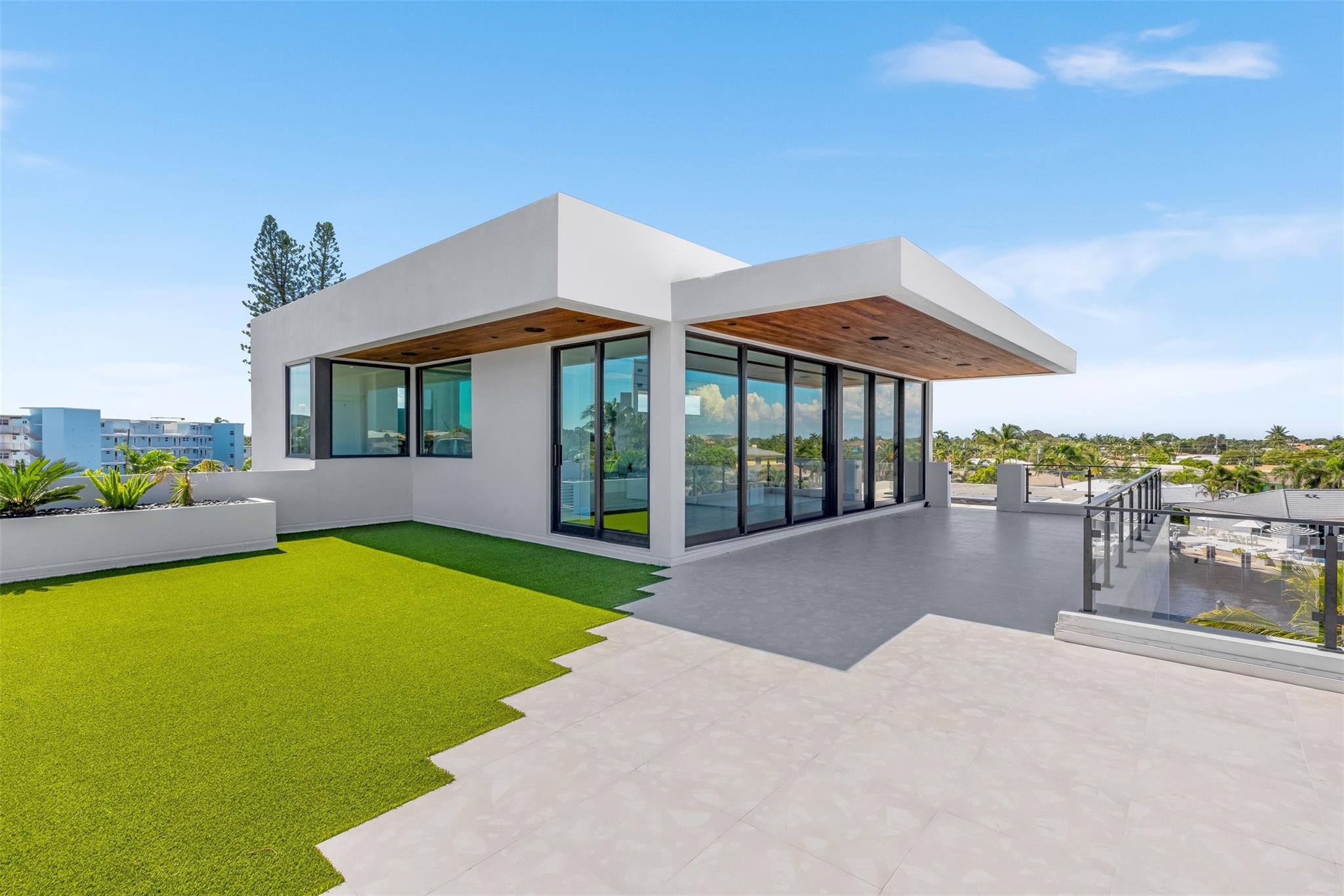 1555 SE 14th Court, Deerfield Beach, FL 33441