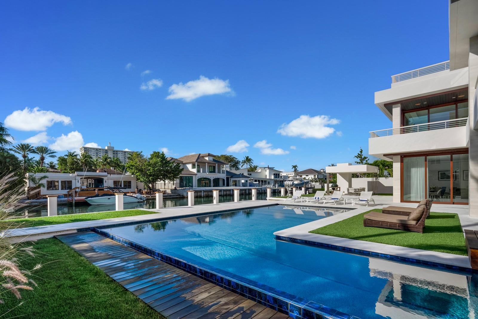 10 Pelican Drive, Fort Lauderdale, FL 33301