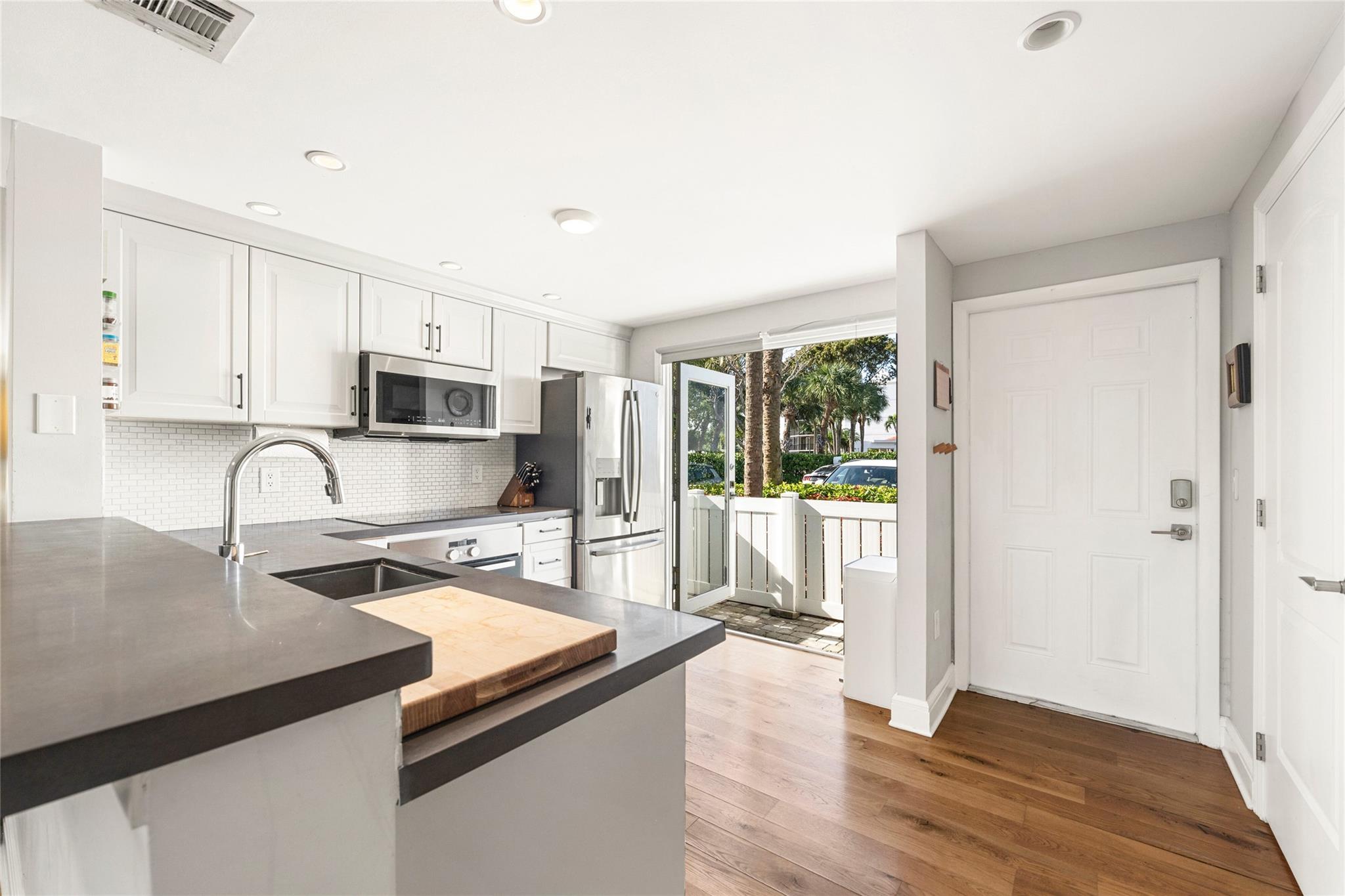 998 E Jeffery Street, Boca Raton, FL 33487