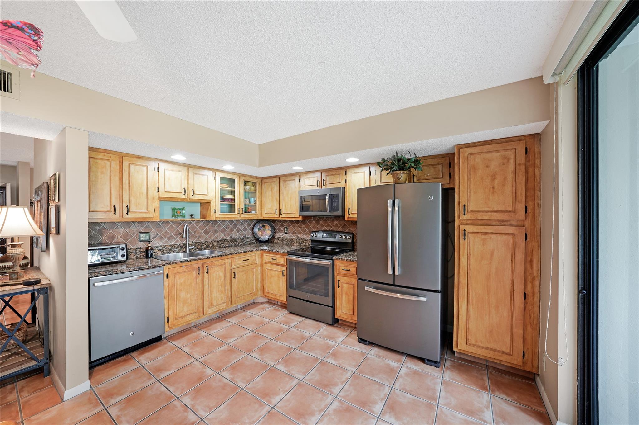 Photo for 5100 Las Verdes Circle, 114, Delray Beach, FL 33484 - Listing #FX-10509010 5100 Las Verdes Circle, 114, Delray Beach, FL 33484