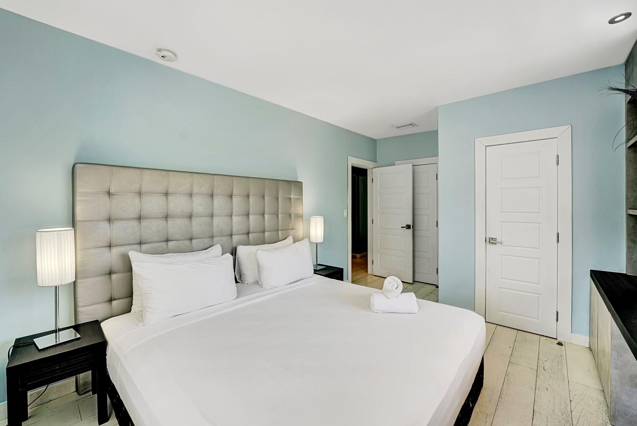 Photo for 560 Michigan Avenue, Miami Beach, FL 33139 - Listing #FX-10502930 560 Michigan Avenue, Miami Beach, FL 33139