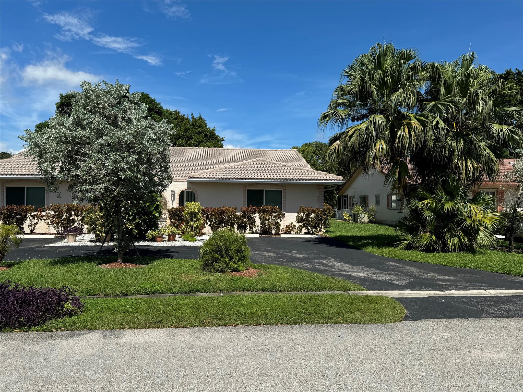 11461 NW 38th Street E, Coral Springs, FL 33065