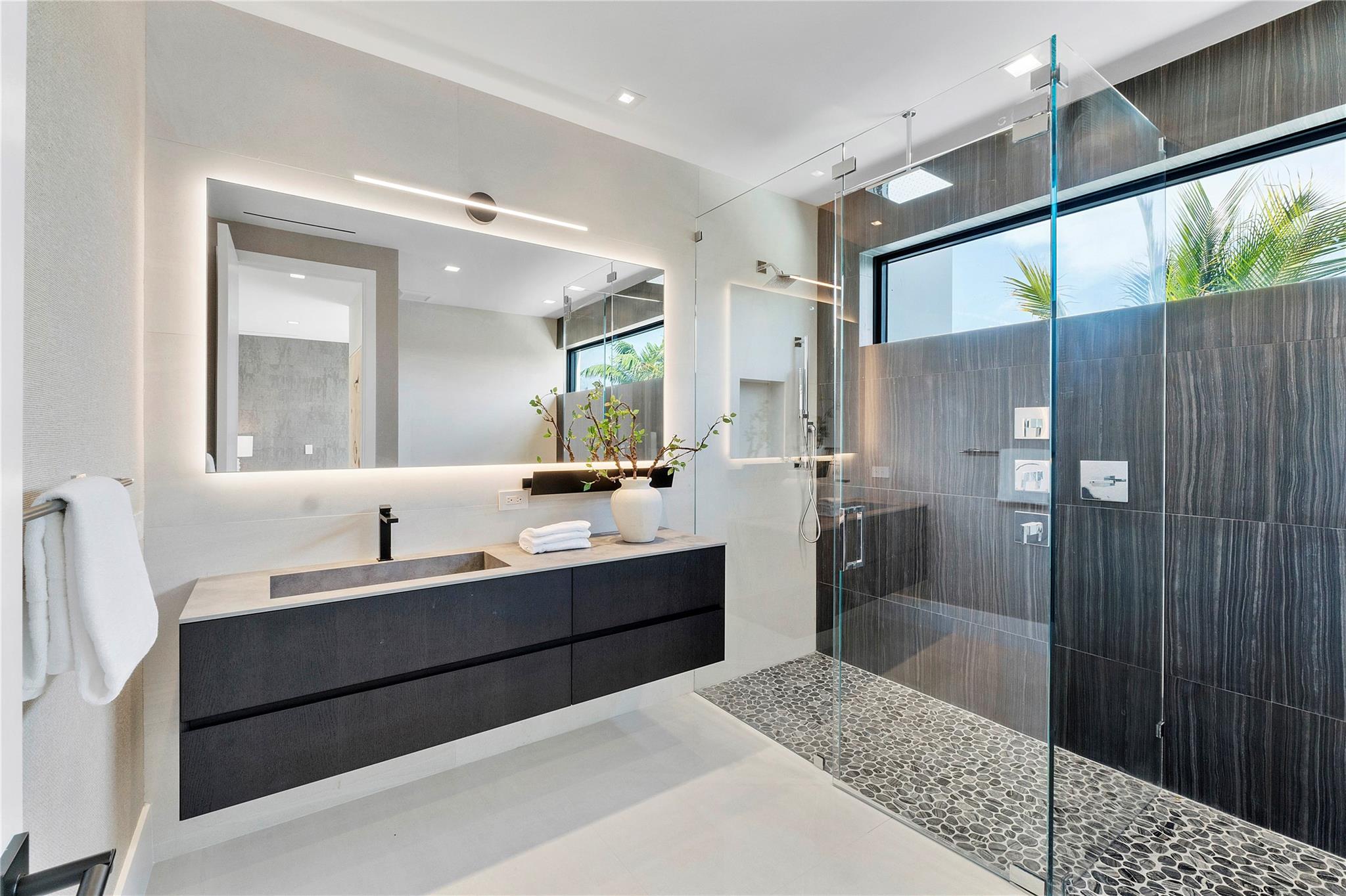 2880 NE 28th Street, Fort Lauderdale, FL 33306