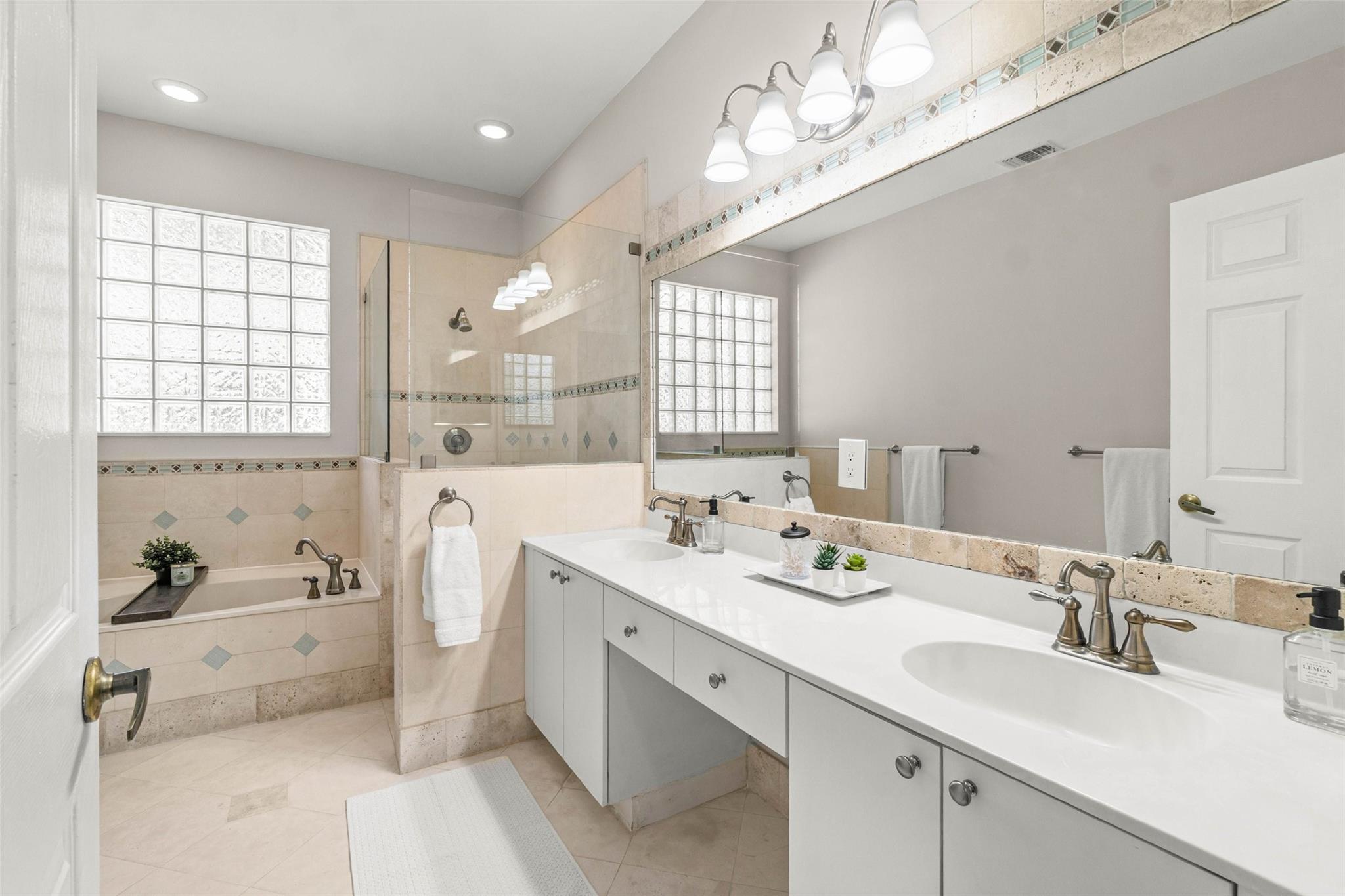 5260 NW 112th Way, Coral Springs, FL 33076