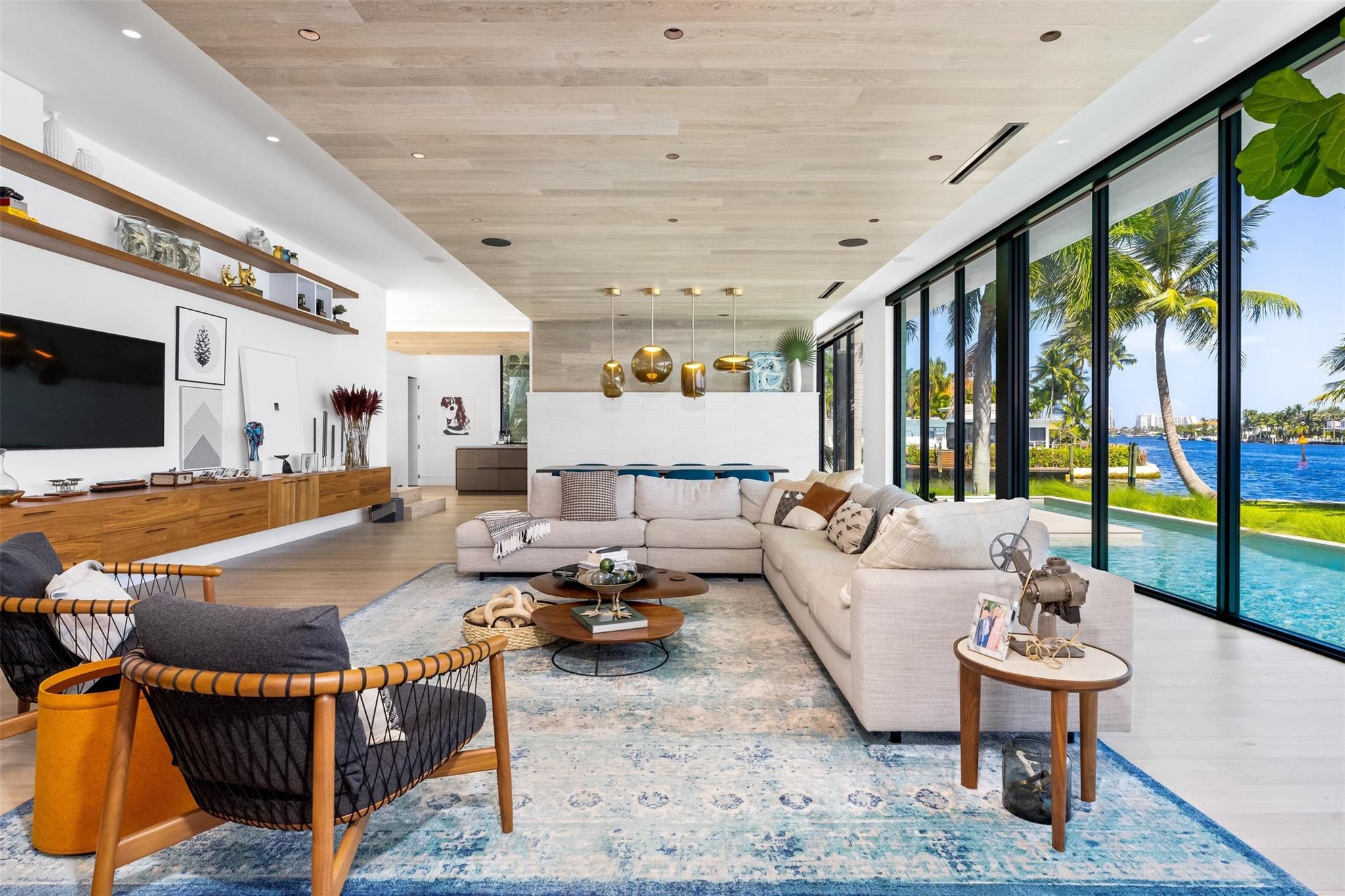 516 Mola Avenue, Fort Lauderdale, FL 33301