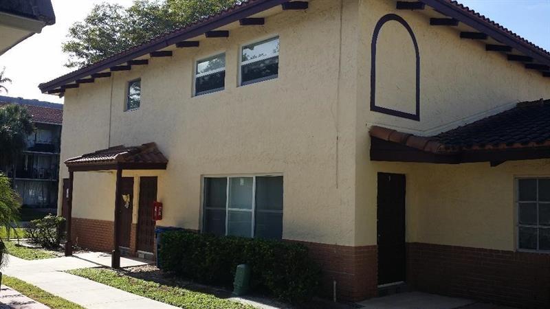 8877 NW 28th Drive 3, Coral Springs, FL 33065