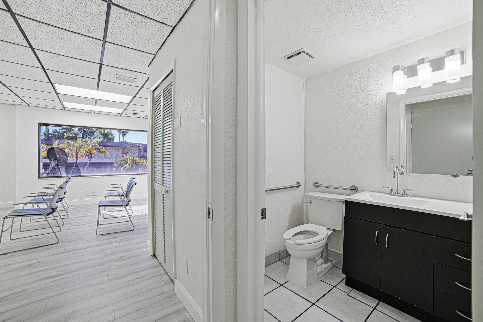 2929 N University Drive, Coral Springs, FL 33065