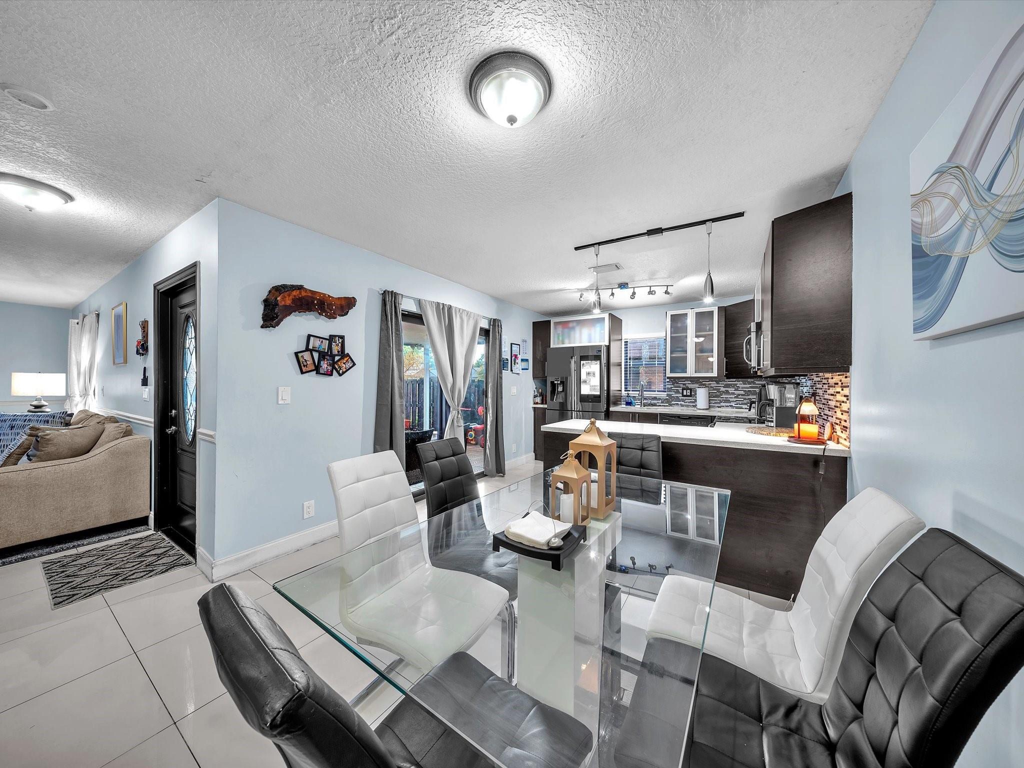 2496 NW 99th Avenue, Coral Springs, FL 33065