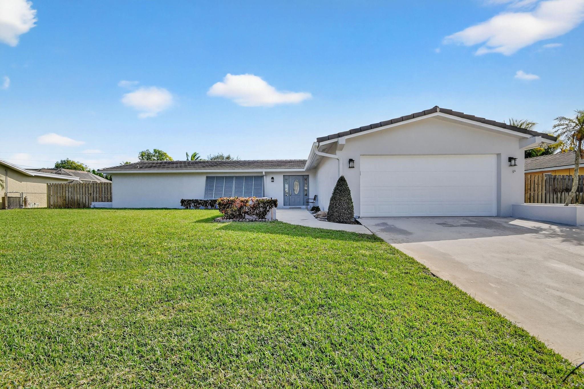 Photo for 3094 Merion Terrace, Lake Worth, FL 33467 - listing #FX-10535208 3094 Merion Terrace, Lake Worth, FL 33467