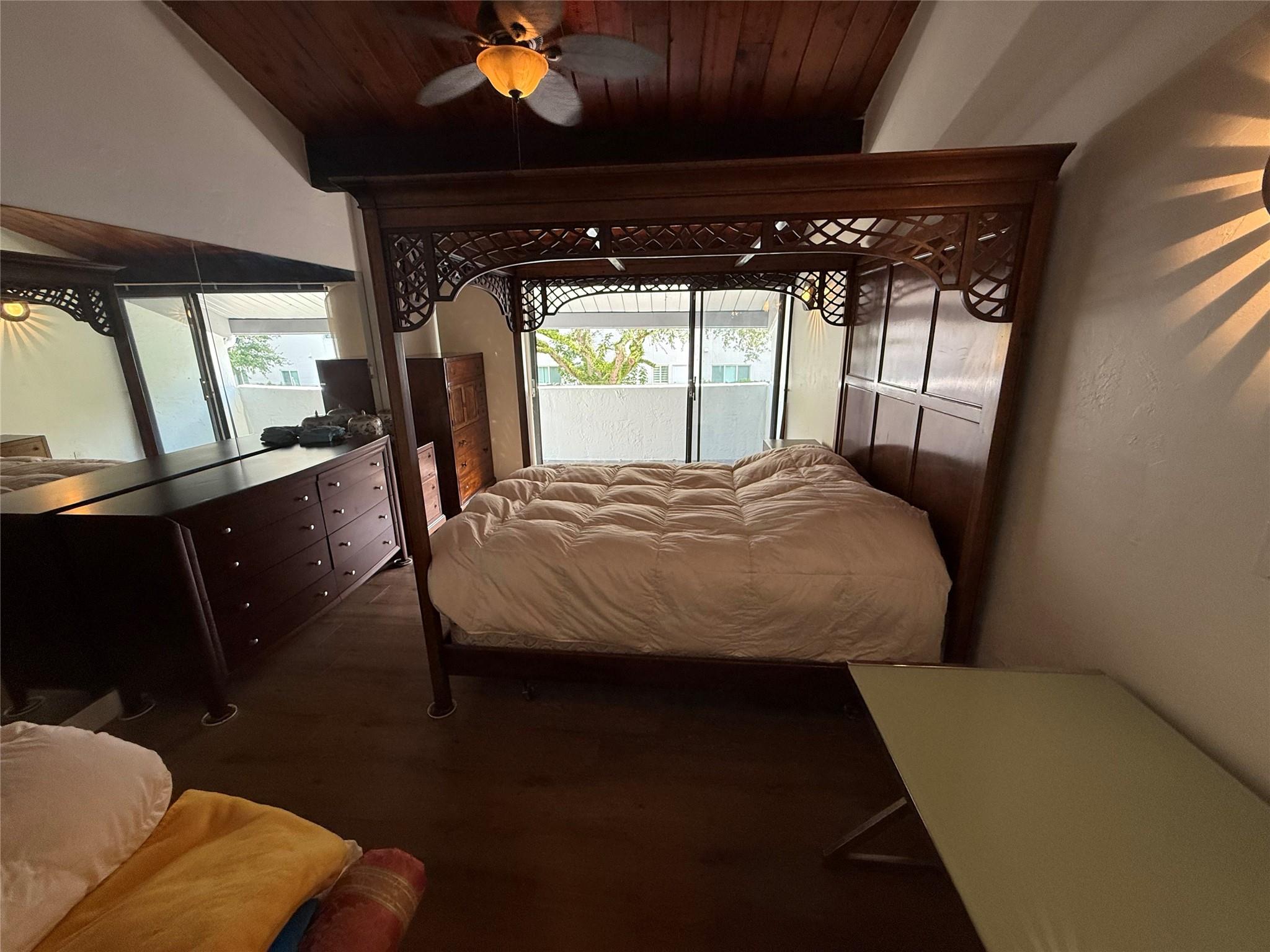 19428 NE 26th Avenue 103, Miami, FL 33180