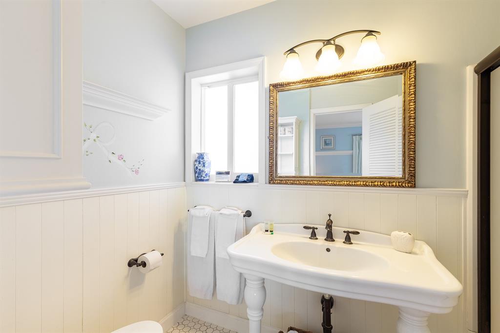 132 Isle Of Venice Drive, Fort Lauderdale, FL 33301