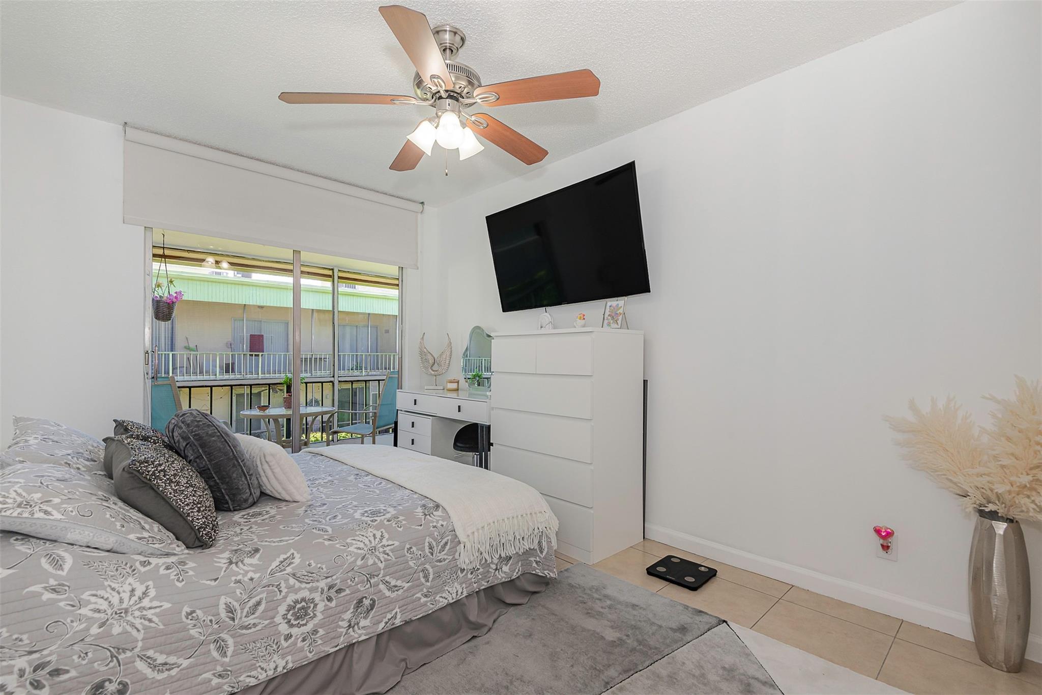 4123 NW 88th Avenue 206, Coral Springs, FL 33065