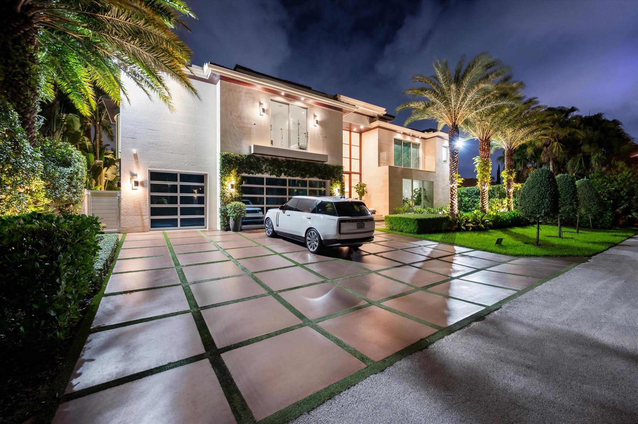 14 N Isla Bahia Drive, Fort Lauderdale, FL 33316