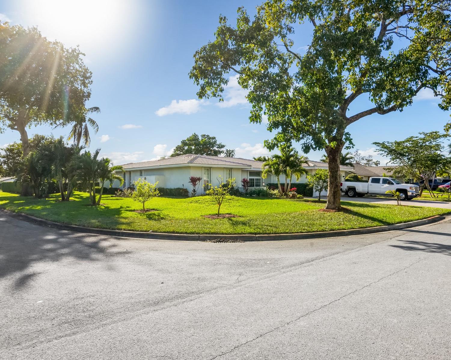 906 NW 83rd Drive, Coral Springs, FL 33071