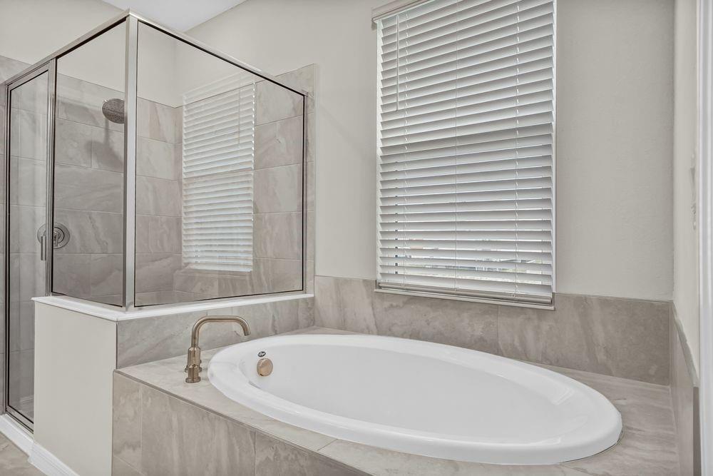 621 SE Ranch Oak Circle ~ Ready Now