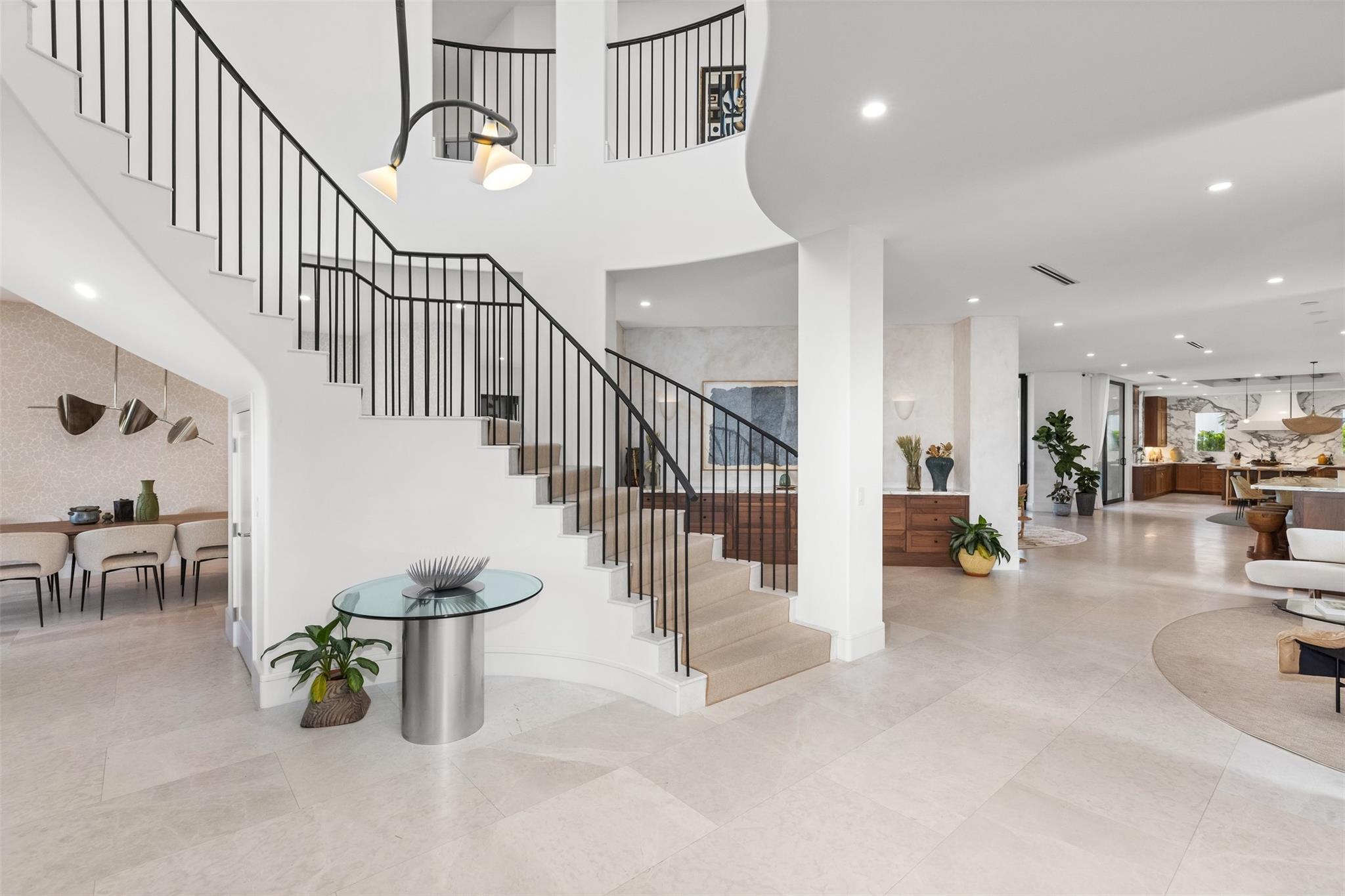 2300 NE 34th Court, Lighthouse Point, FL 33064