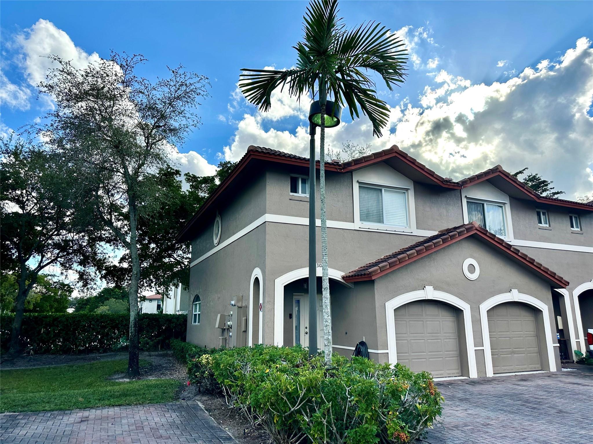 Photo for 3102 Coral Ridge Drive 3102, Coral Springs, FL 33065 - Listing #FX-10538459 3102 Coral Ridge Drive 3102, Coral Springs, FL 33065