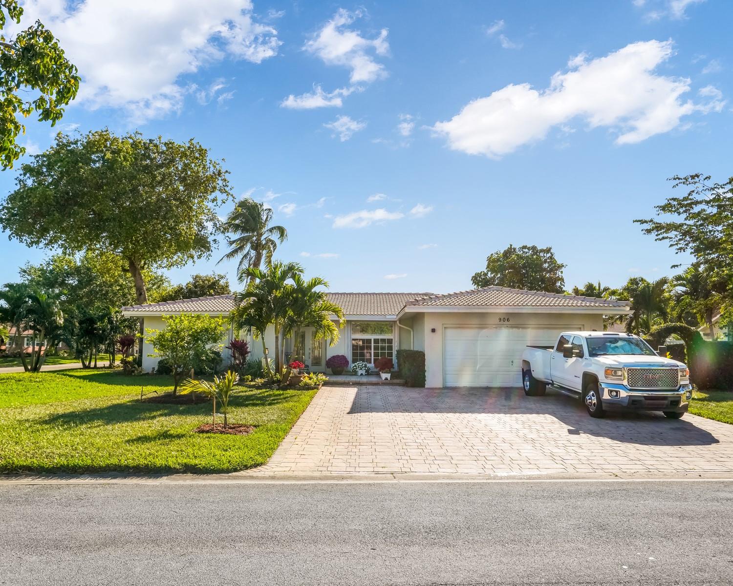 906 NW 83rd Drive, Coral Springs, FL 33071