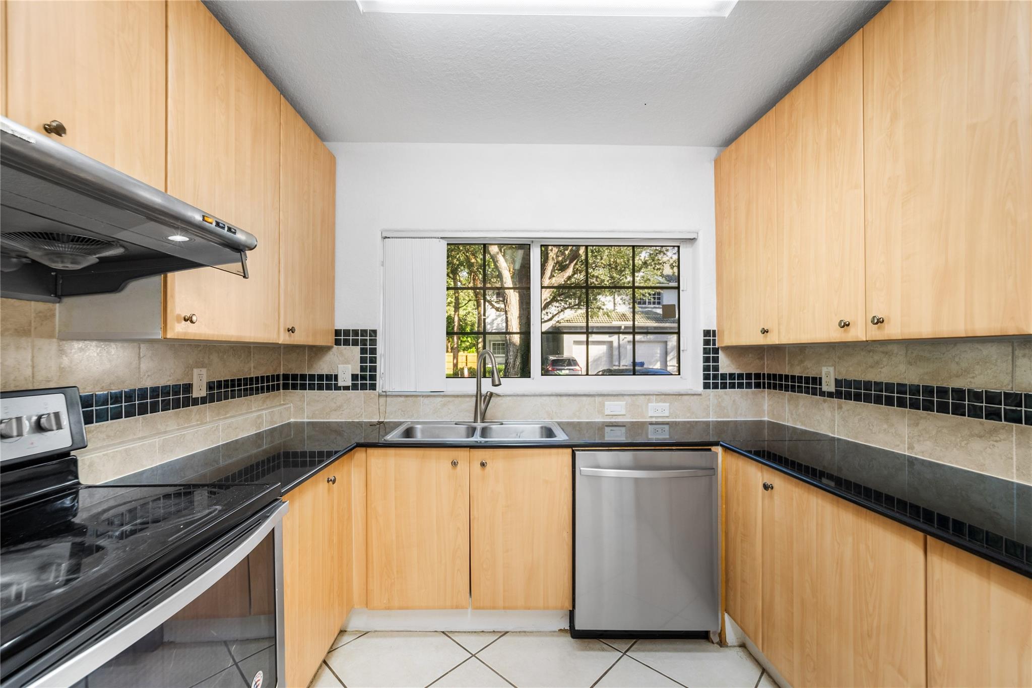 3458 NW 99th Way 3458, Coral Springs, FL 33065