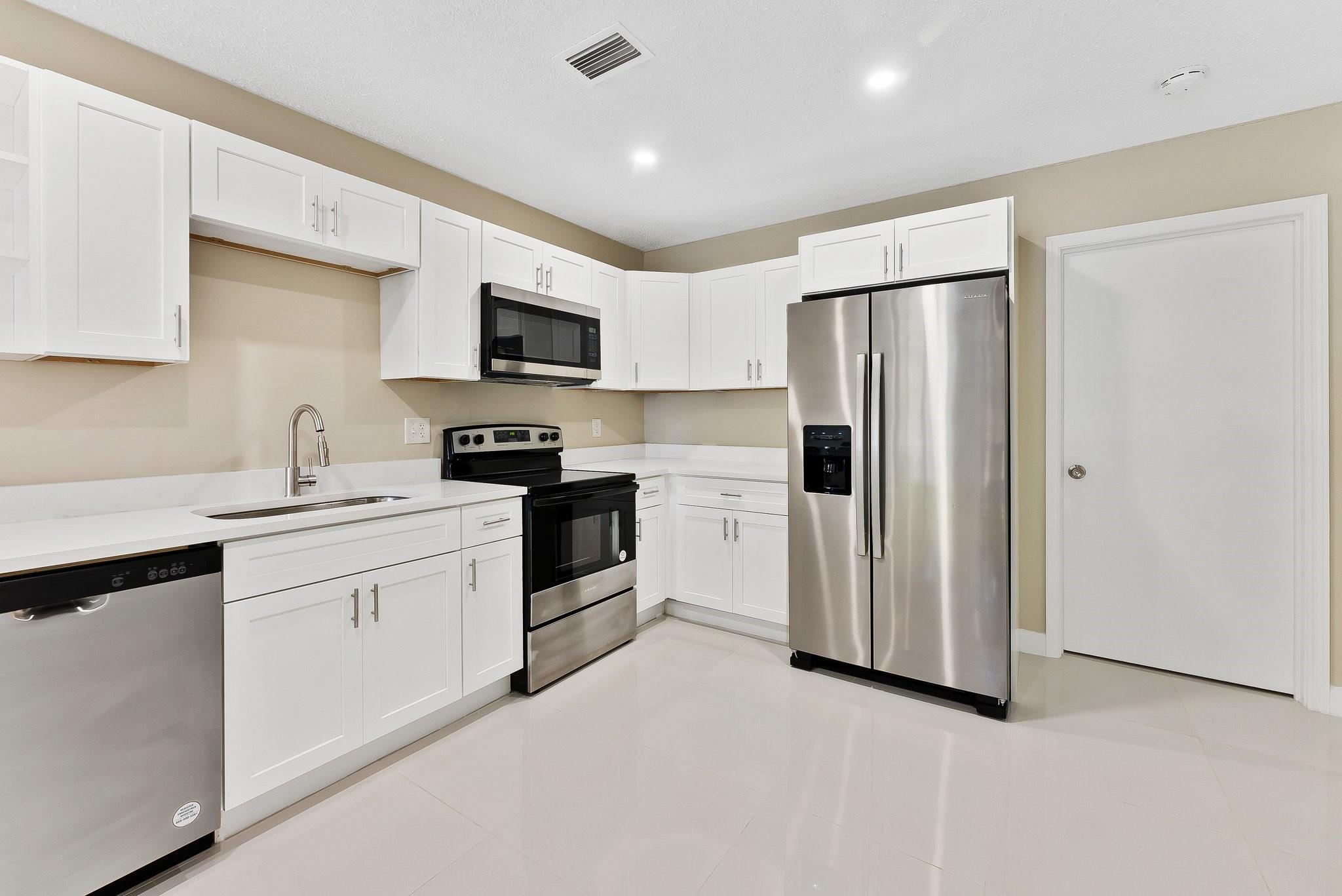 3580 NW 110th Avenue B, Coral Springs, FL 33065