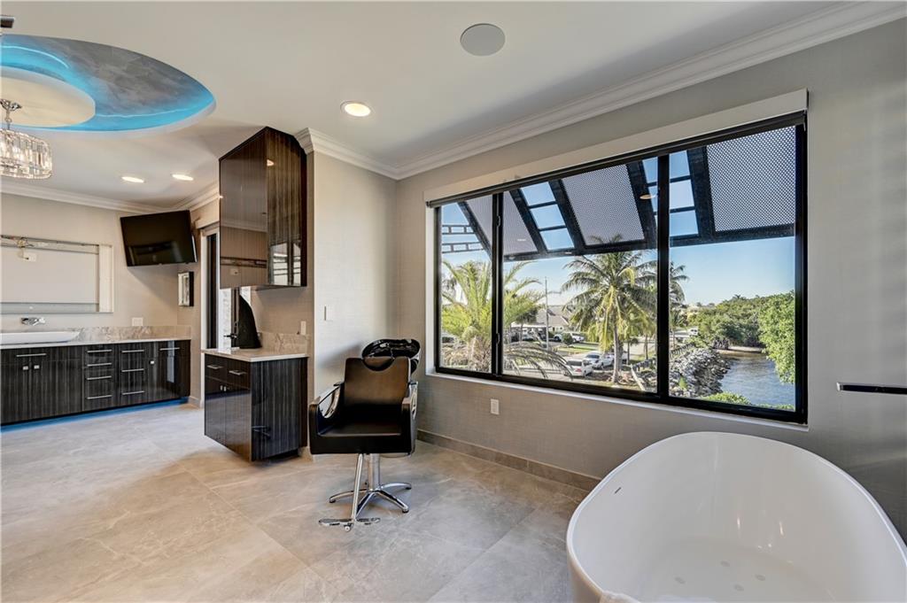 2900 NE 8 Avenue, Boca Raton, FL 33431