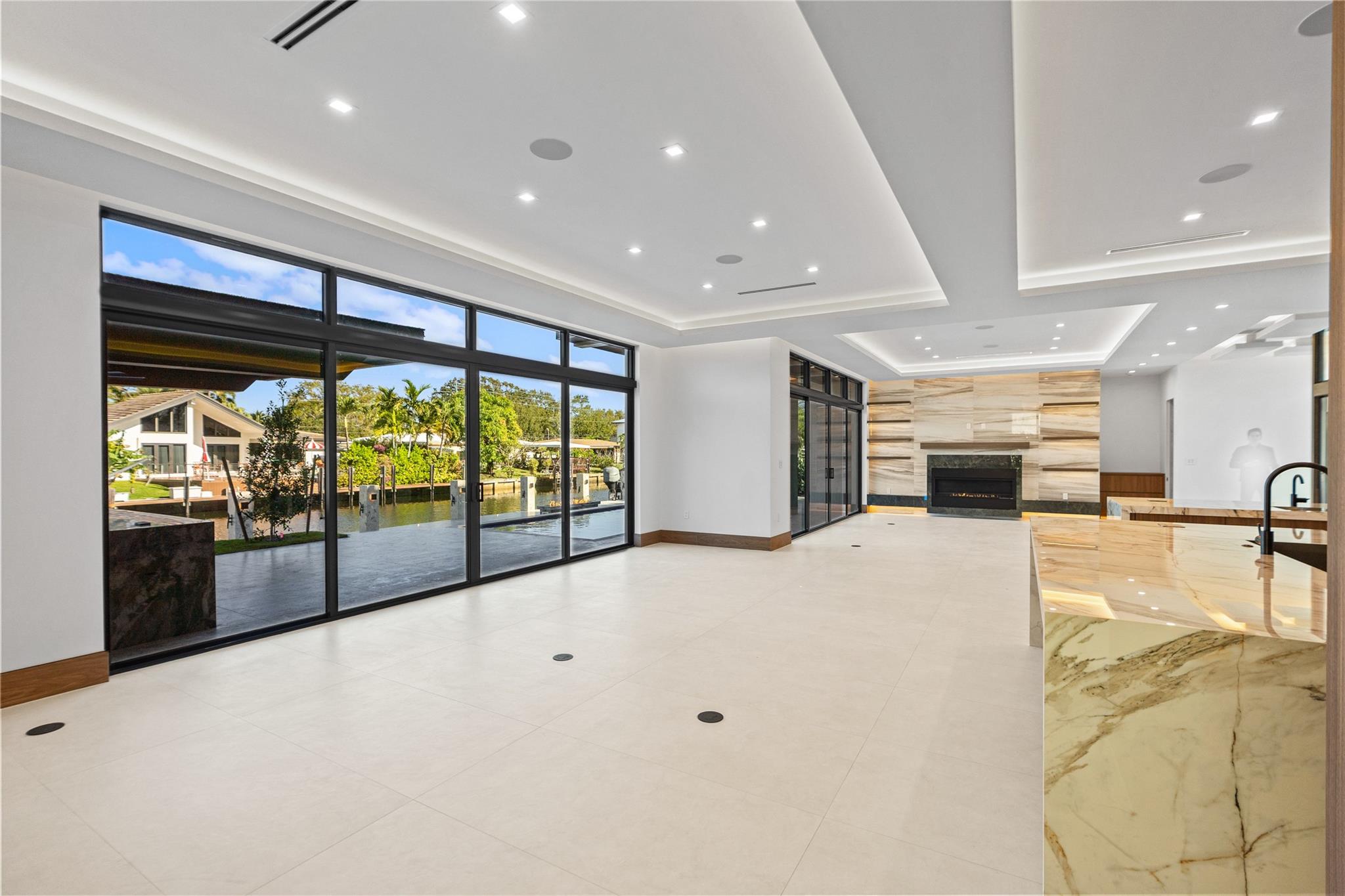 2441 NE 48th Court, Lighthouse Point, FL 33064