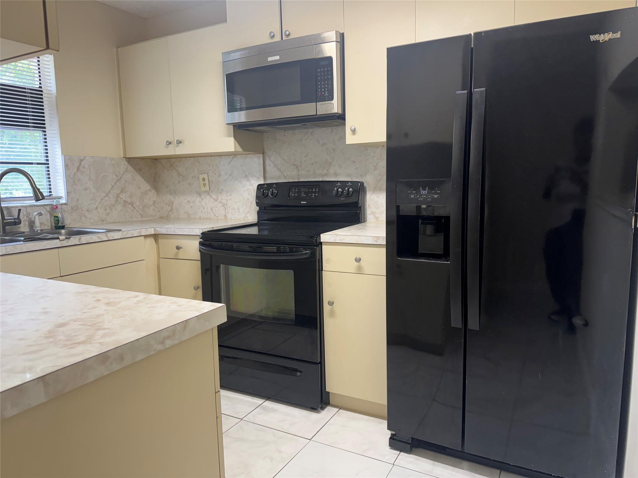 3512 NW 114th Lane 10, Coral Springs, FL 33065