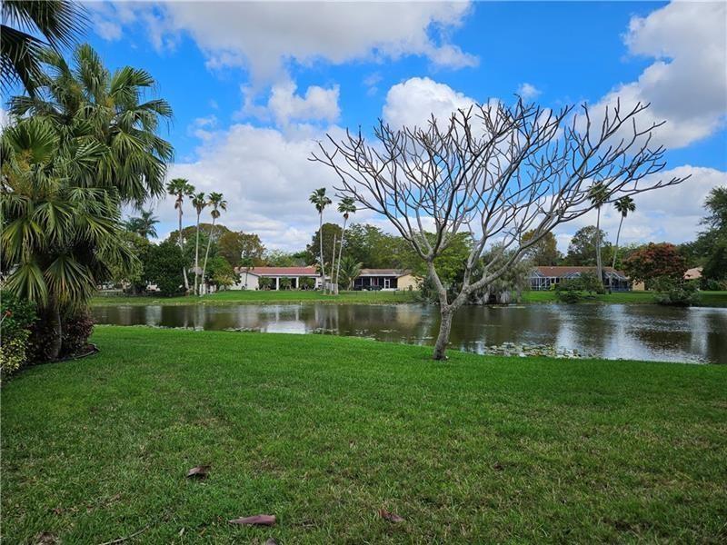 11453 NW 39th Court 211, Coral Springs, FL 33065