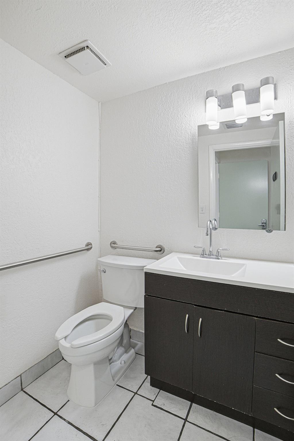 2929 N University Drive, Coral Springs, FL 33065